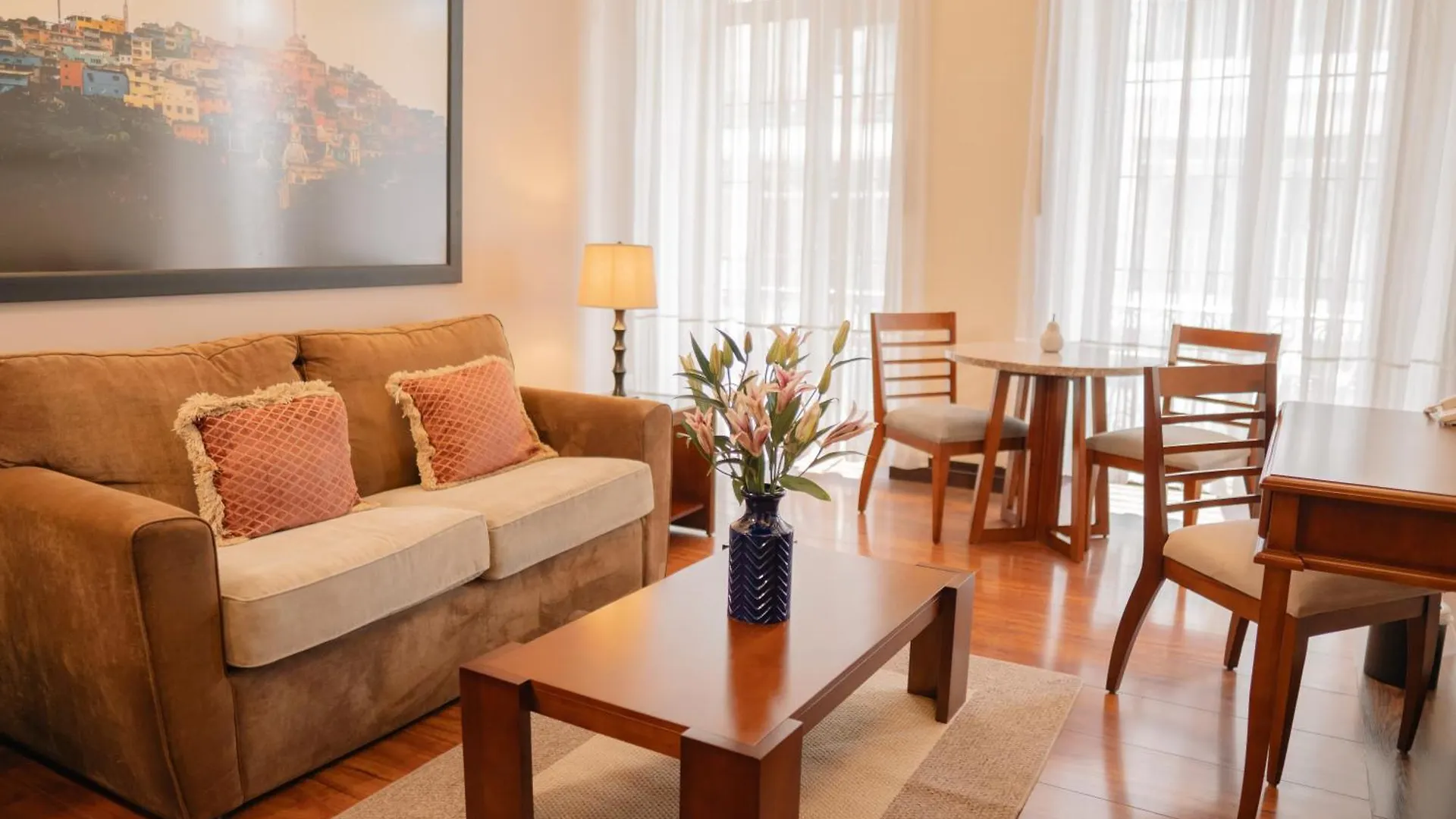 Parc Royale Suites Hotel Cuenca 5*,  Ecuador