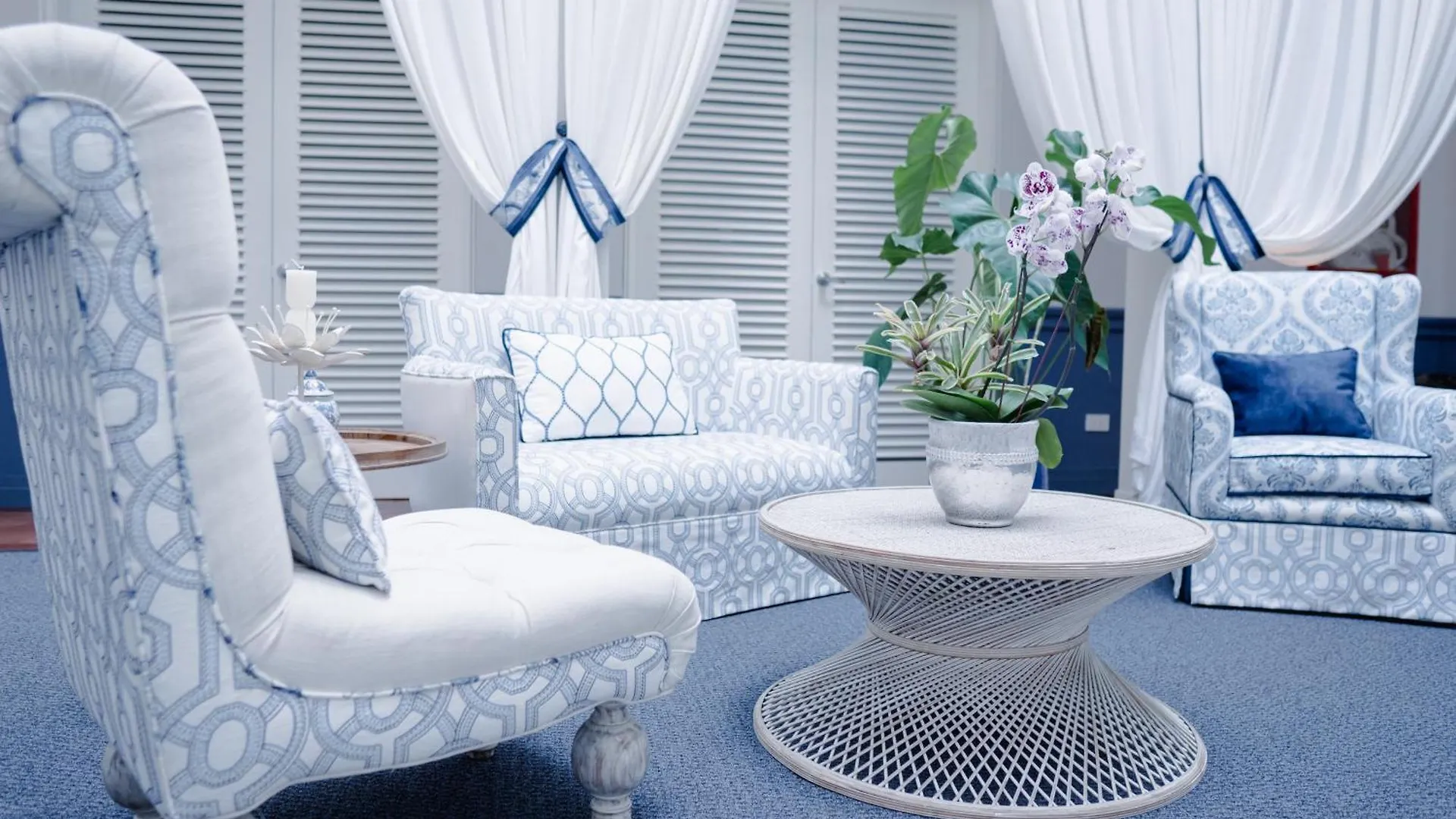 Parc Royale Suites Hotel
