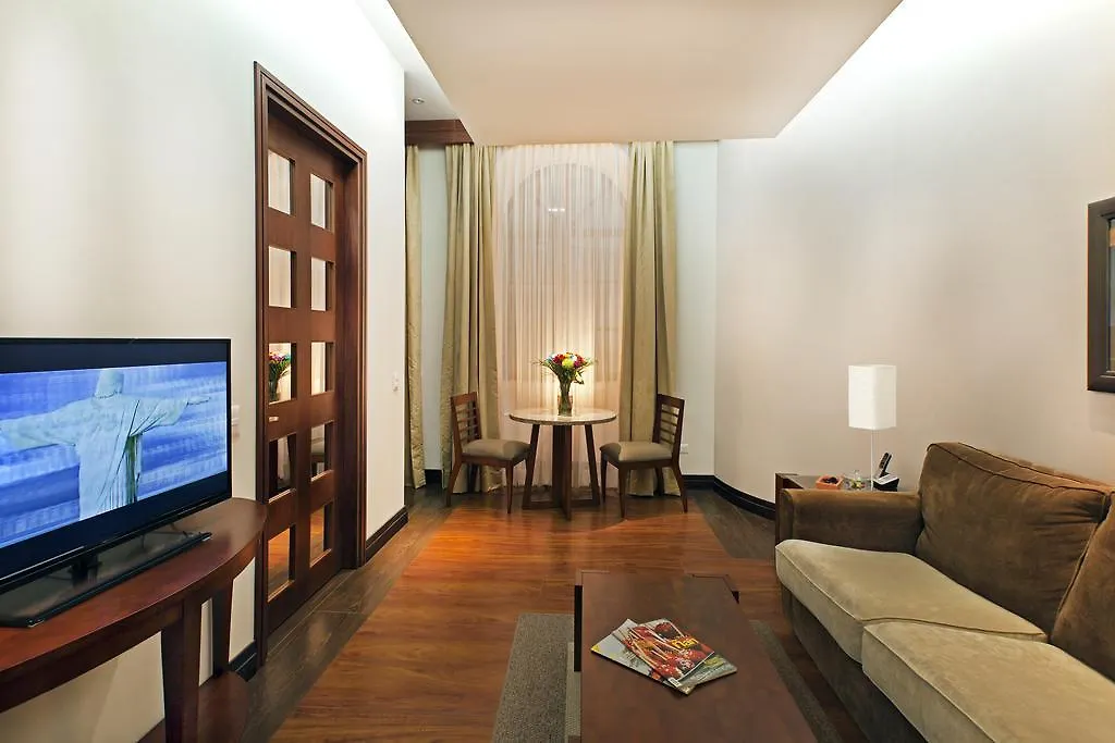 Parc Royale Suites Hotel
